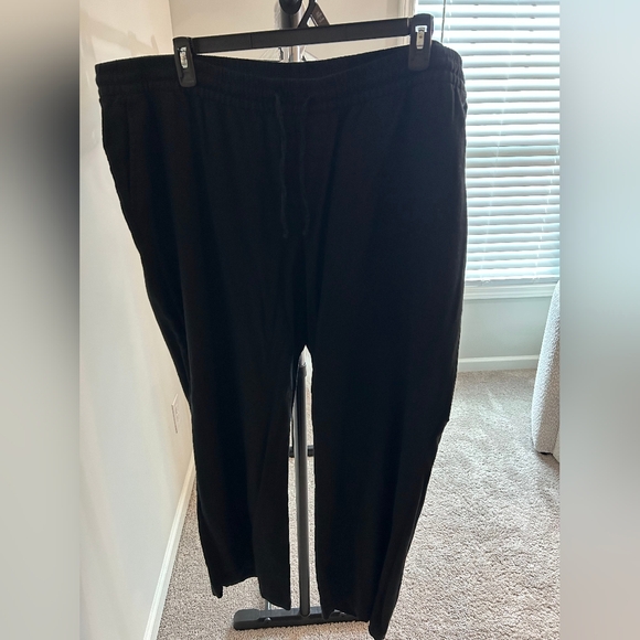 Old Navy Black Straight Leg Pants - Picture 1 of 2